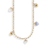 Collana-lunga-con-cristalli-piramidali-color-madreperla-e-agata-grigia-gatteggiante