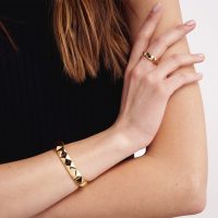 anello con piramidi 4